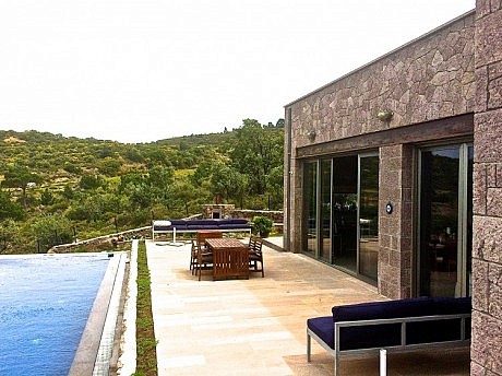 UC House by Studio Embark Inc. - 6