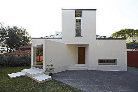 House in Funchal by Baixa Atelier