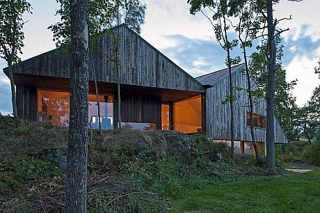 House in Holmestrand by Schjelderup Trondahl Architects
