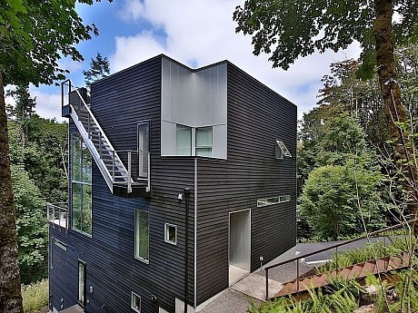 Skybox House by Stefan Andrén