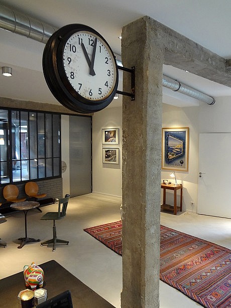 Contemporary Loft by KJBI Deco