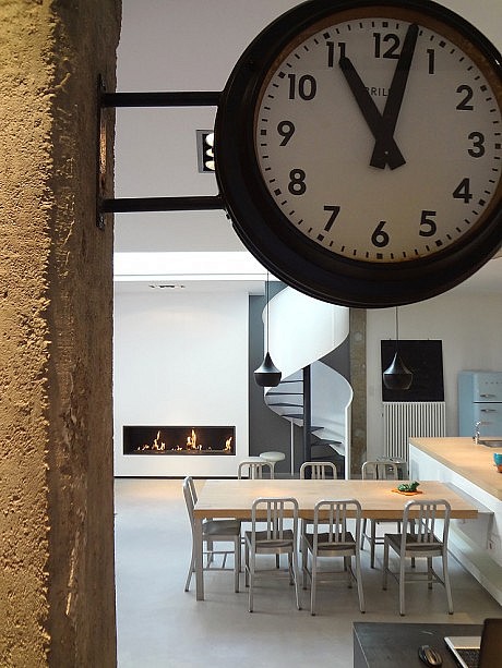 Contemporary Loft by KJBI Deco