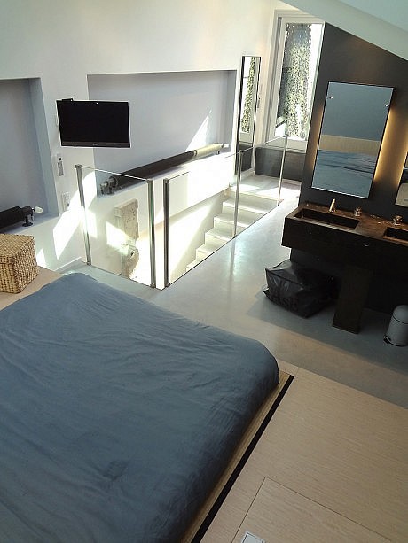 Contemporary Loft by KJBI Deco