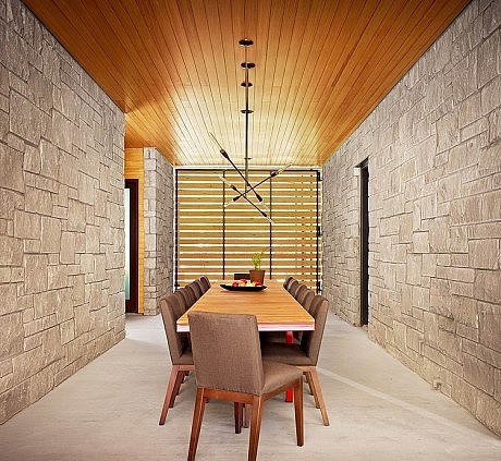 Ski Shores Lakehouse by Stuart Sampley Architect