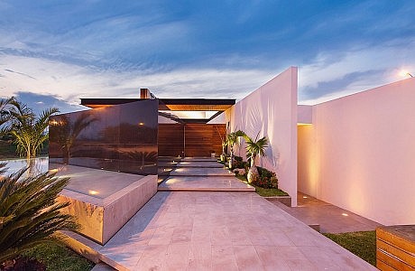 PL2 House by Seijo Peon Arquitectos y Asociados