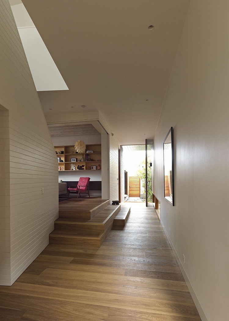 Plywood House II by Andrew Burges Architects