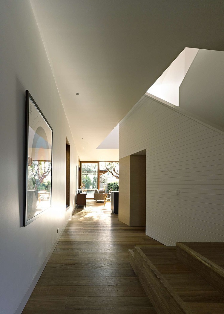 Plywood House II by Andrew Burges Architects