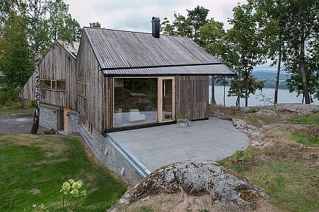 House in Holmestrand by Schjelderup Trondahl Architects