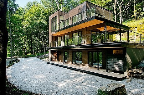 Lake Champlain Retreat by Atelier BOOM TOWN