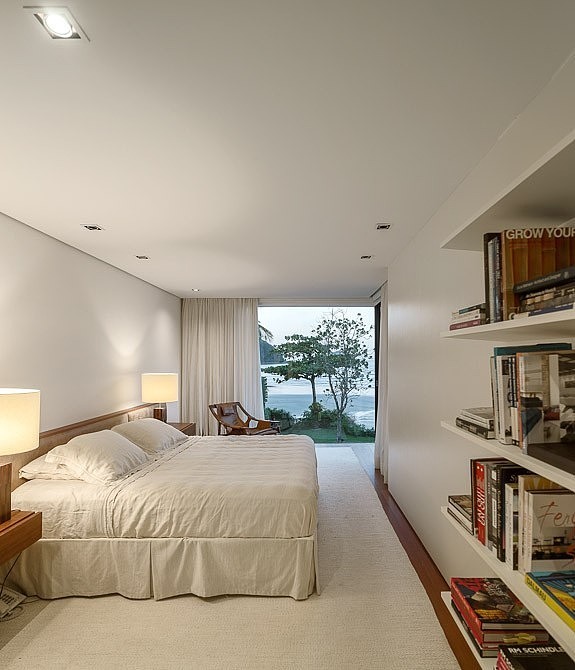 Four Houses in Baleia by Studio Arthur Casas