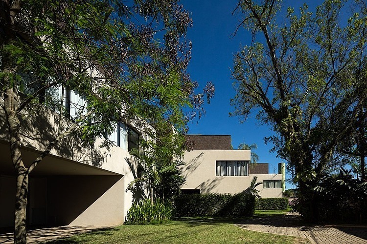 Four Houses in Baleia by Studio Arthur Casas