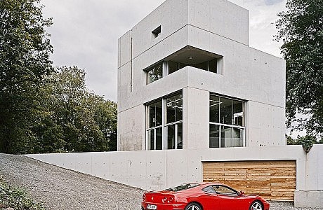 Hexahedron House by Architekturbüro Stocker