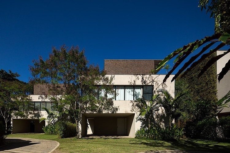 Four Houses in Baleia by Studio Arthur Casas