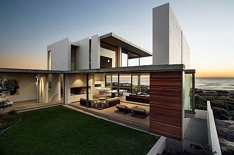 Pearl Bay Residence by Gavin Maddock Design Studio