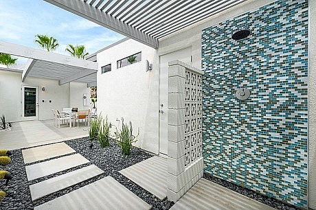 Hidden Desert Residence by H3K Design