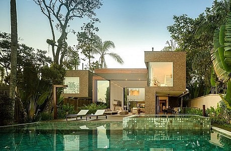 Four Houses in Baleia by Studio Arthur Casas