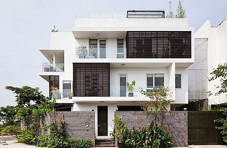 D2 Town House by MM++ Architects