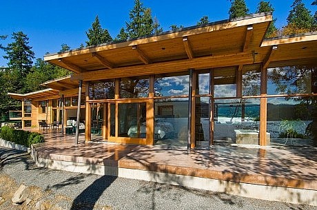 Gulf Island House by Phillip Van Horn Design