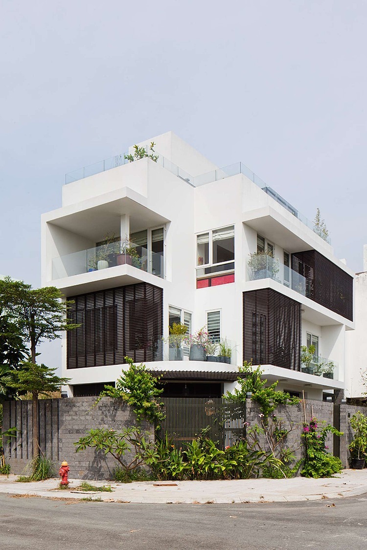 D2 Town House by MM++ Architects