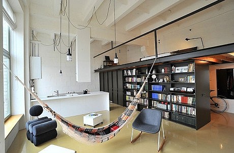 Loft Apartment by Inblum