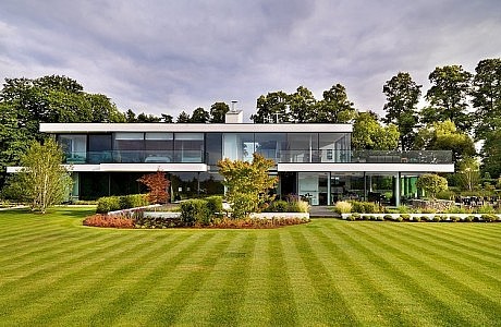 Modern Country House by Gregory Phillips Architects