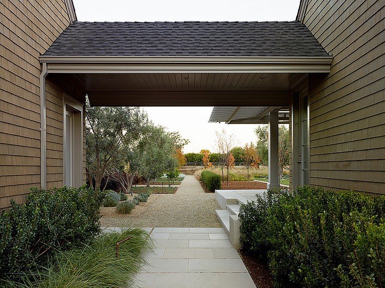 Wine Country Retreat by Andrew Mann Architecture