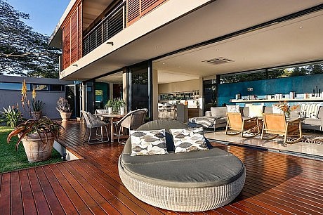 Aloe Ridge House by Metropole Architects