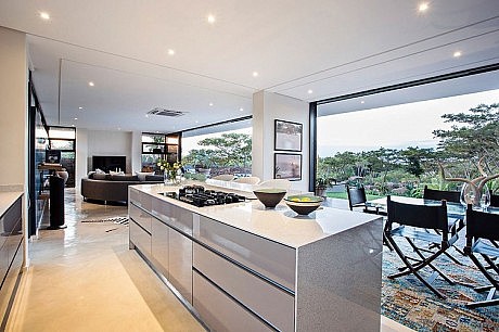 Aloe Ridge House by Metropole Architects