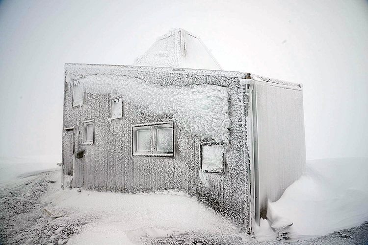 Rabot Tourist Cabin by Jarmund / Vigsnæs Architects