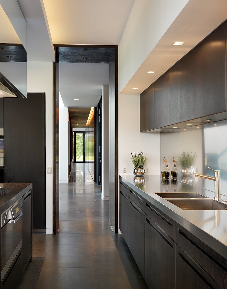 Modern Country House by Gregory Phillips Architects