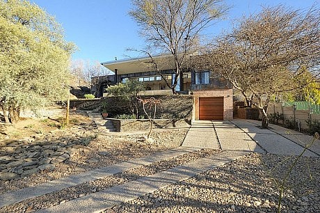 House in Namibia by Wasserfall Munting Architects