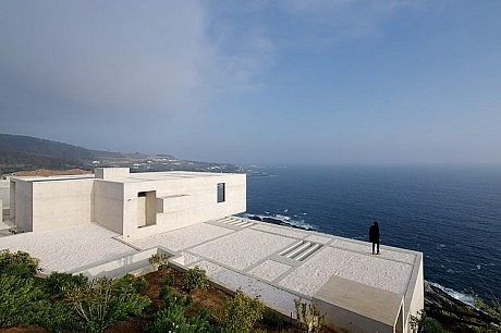 Mo House by Gonzalo Mardones Arquitecto