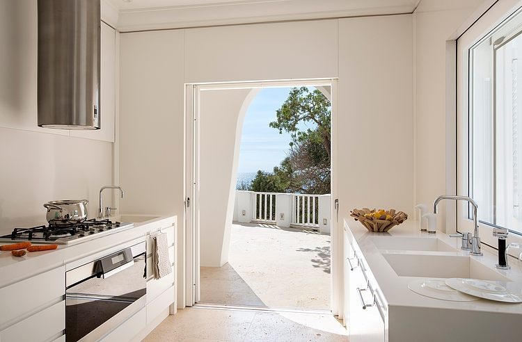 Villa in Sabaudia by Stefano Dorata Architetto