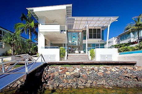 Noosa Holiday Home by Carole Tretheway Design