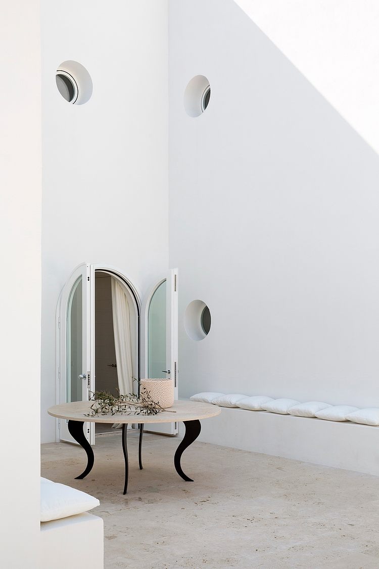 Villa in Sabaudia by Stefano Dorata Architetto