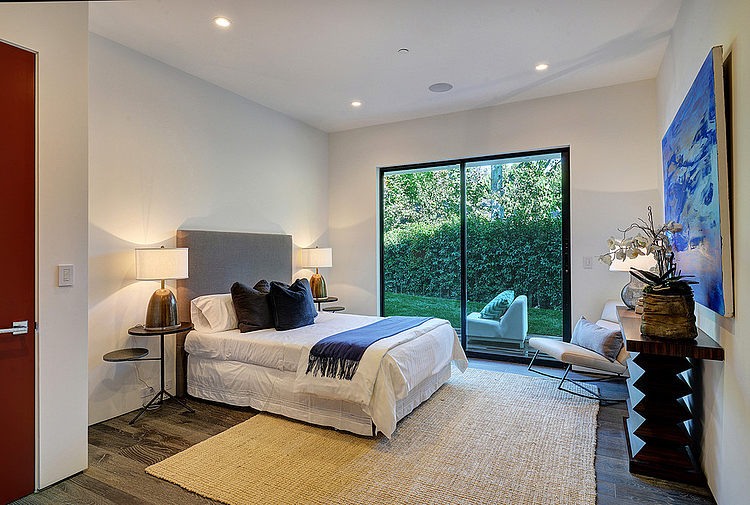 Hythe Court Home by Amit Apel Design