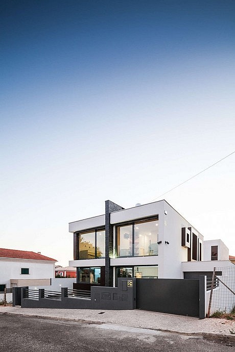 ML House by JPS Atelier