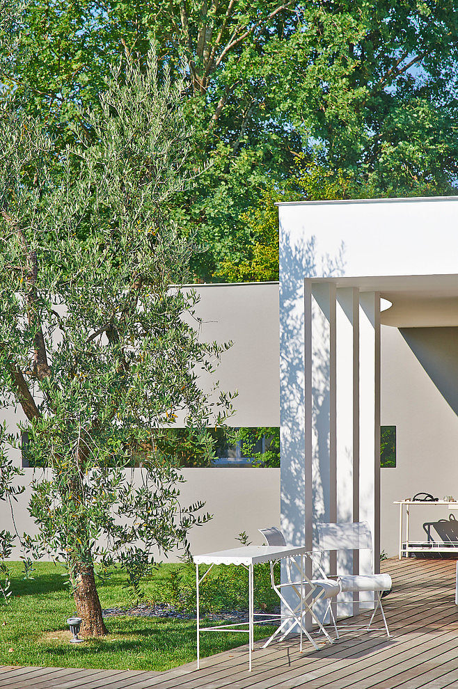 Contemporary House in Bordeaux by Hybre Architecte