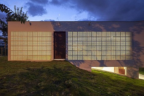 D&P House by Atelier Paralelo