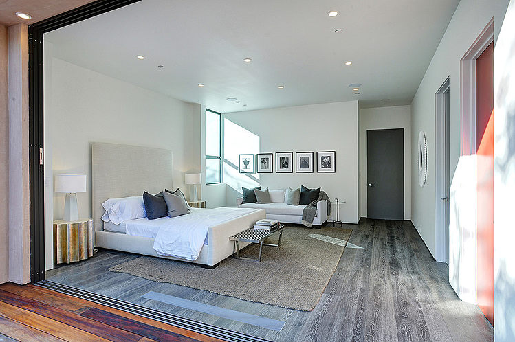 Hythe Court Home by Amit Apel Design