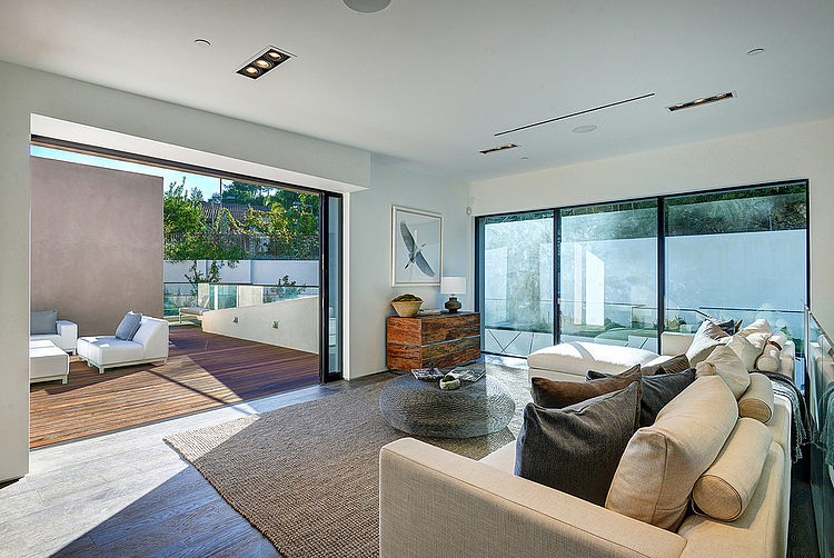 Hythe Court Home by Amit Apel Design