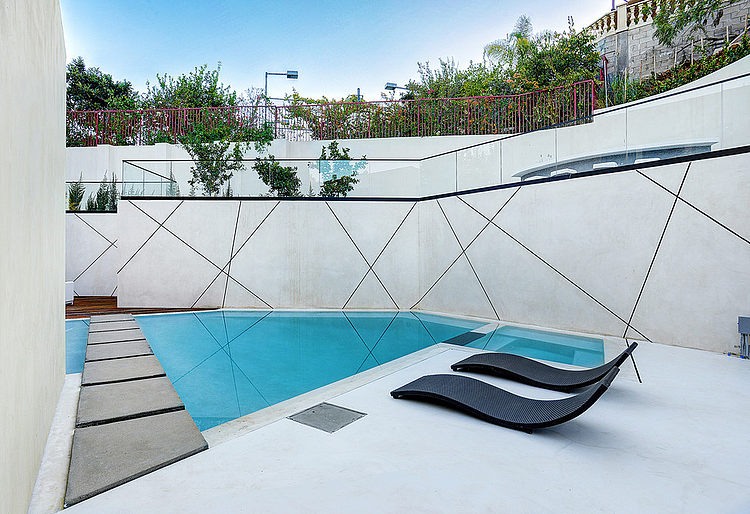 Hythe Court Home by Amit Apel Design