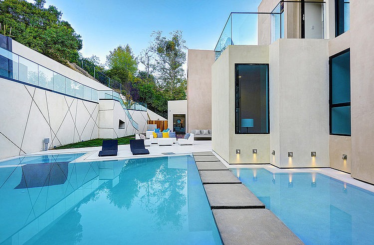 Hythe Court Home by Amit Apel Design