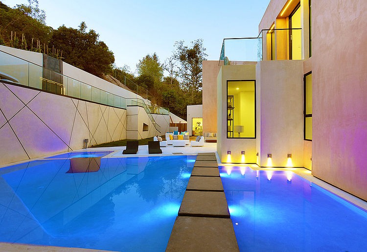 Hythe Court Home by Amit Apel Design