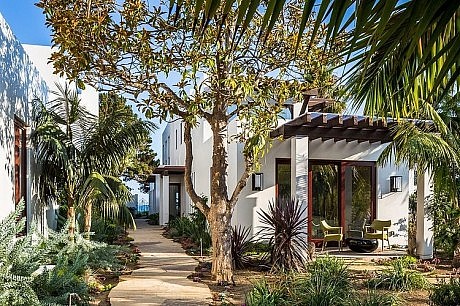 Booth Beach Residence by Neumann Mendro Andrulaitis