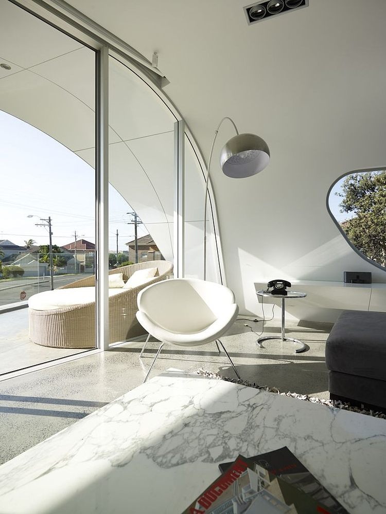 Moebius House by Tony Owen Partners