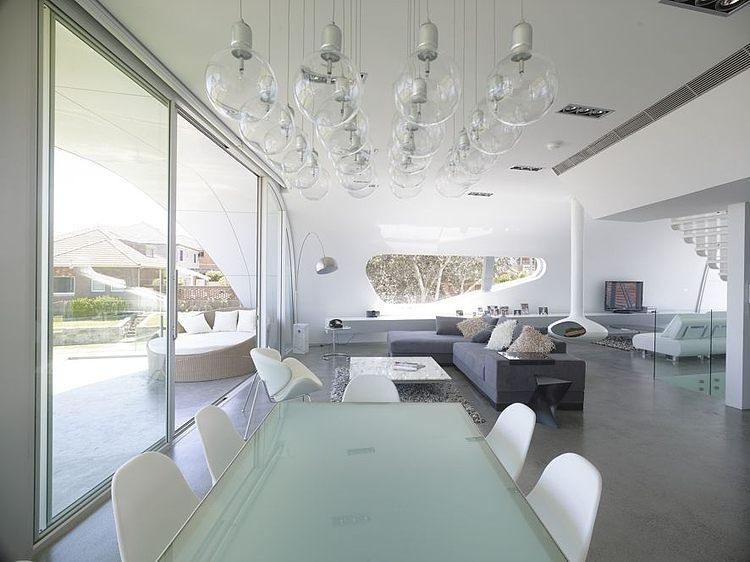 Moebius House by Tony Owen Partners