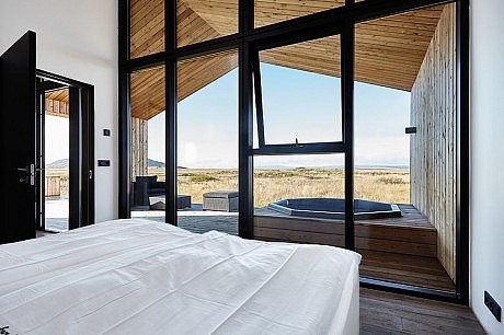 Dynjandisvegur Retreat by Tonnatak