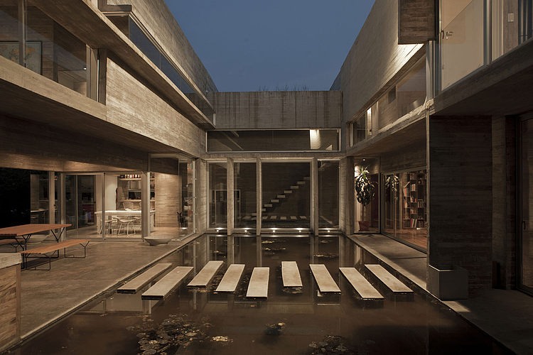 Torcuato House by BAK arquitectos