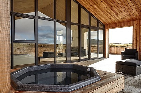 Dynjandisvegur Retreat by Tonnatak